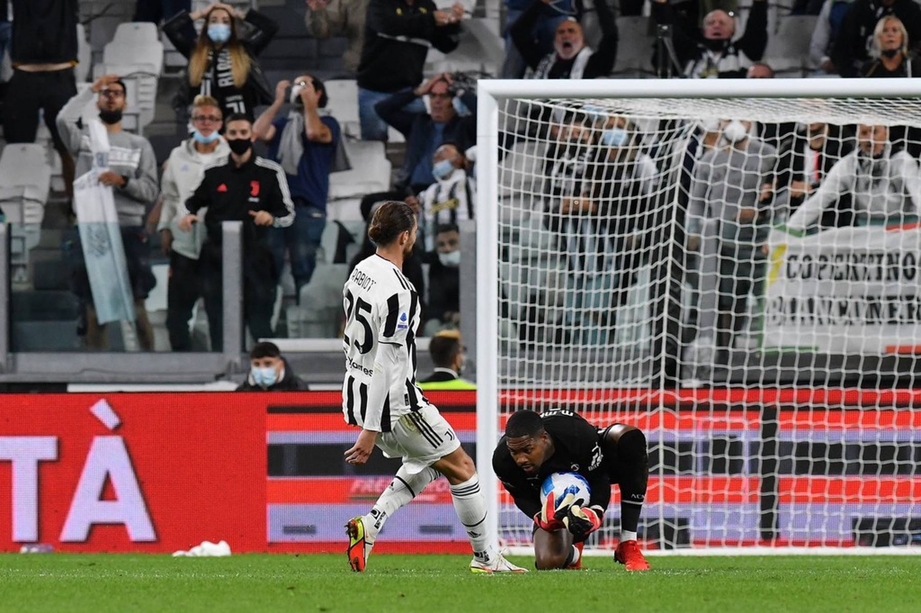 正展示着他 正展示着他