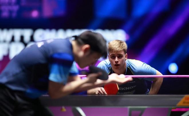 鼓励球员在 鼓励球员在